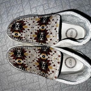 Aztec Denny Hey Dudes